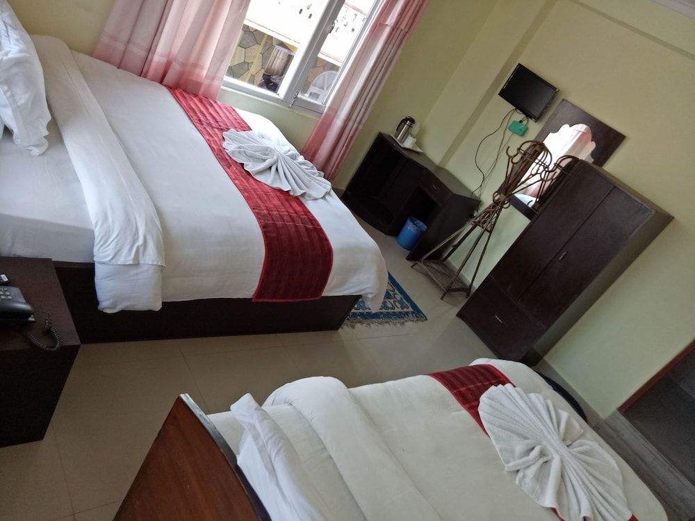 Hotel Fewa Holiday Inn Standard Triple Room, 1 Bedroom 3