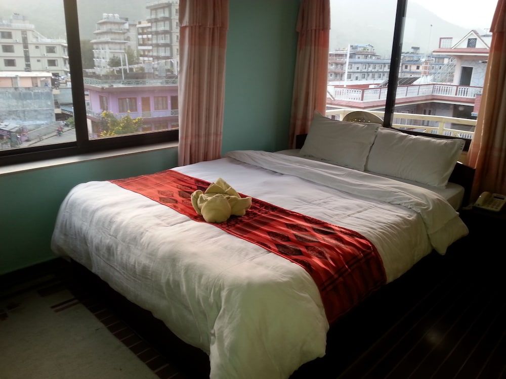 Hotel Fewa Holiday Inn Deluxe Double or Twin Room, 1 Double Bed, Smoking 3