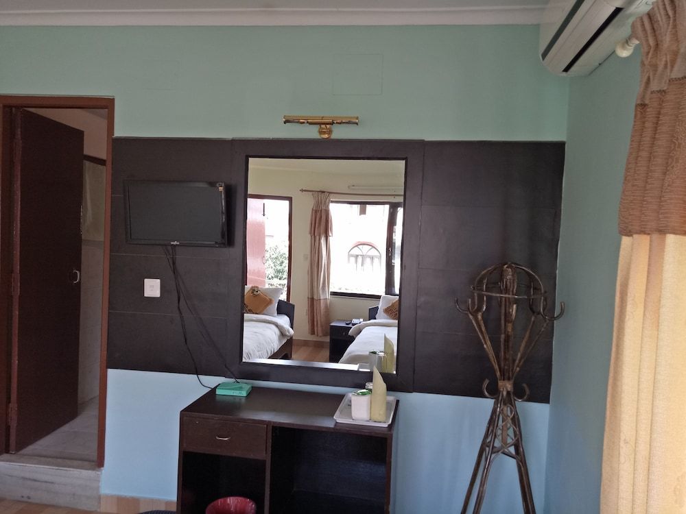 Hotel Fewa Holiday Inn Deluxe Double or Twin Room, 1 Double Bed, Smoking 7