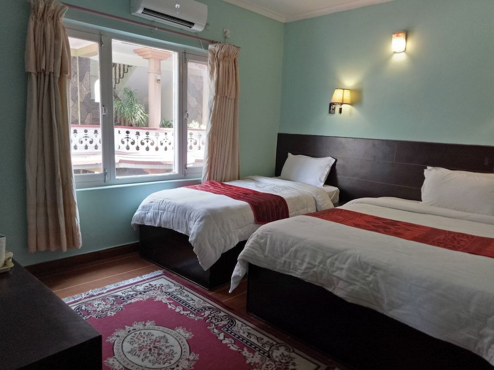 undefined Hotel Fewa Holiday Inn 2