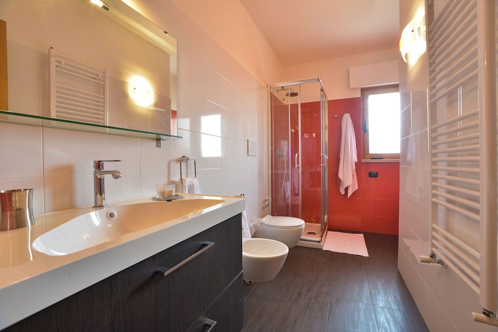 MozÁrt B&B - Affittacamere Comfort Quadruple Room, 1 Queen Bed with Sofa bed (Music Room) 3