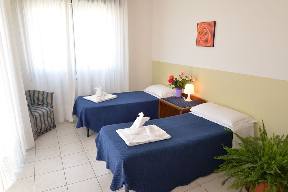 Room in Apartment - Two-room Apartment Room, 1 Bedroom, Accessible, Smoking 8