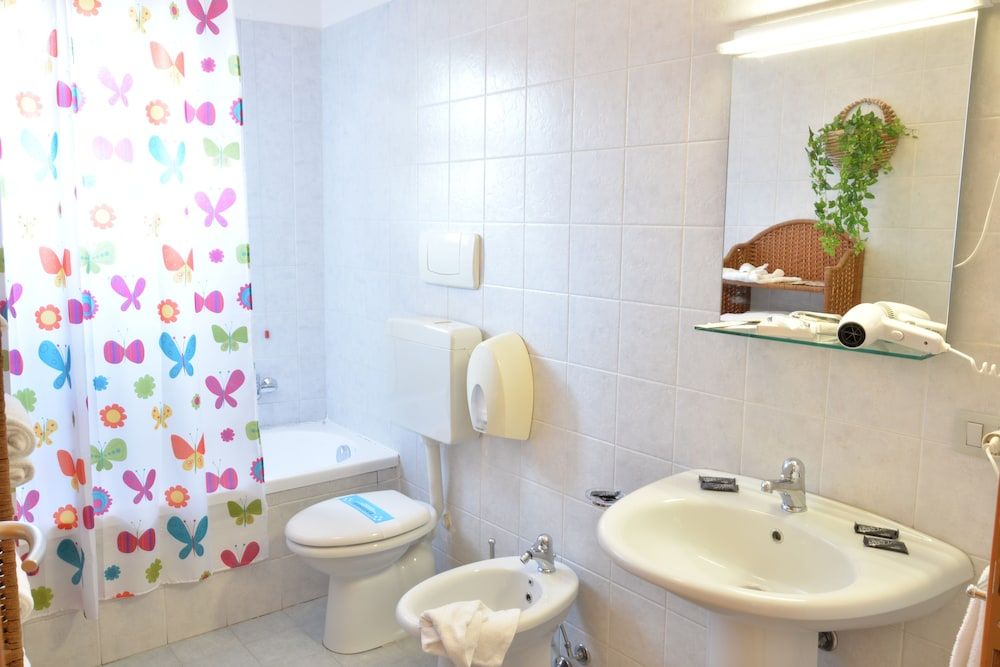 Room in Apartment - Two-room Apartment Room, 1 Bedroom, Accessible, Smoking 9