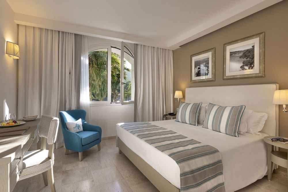 Classic Double or Twin Room, Garden View