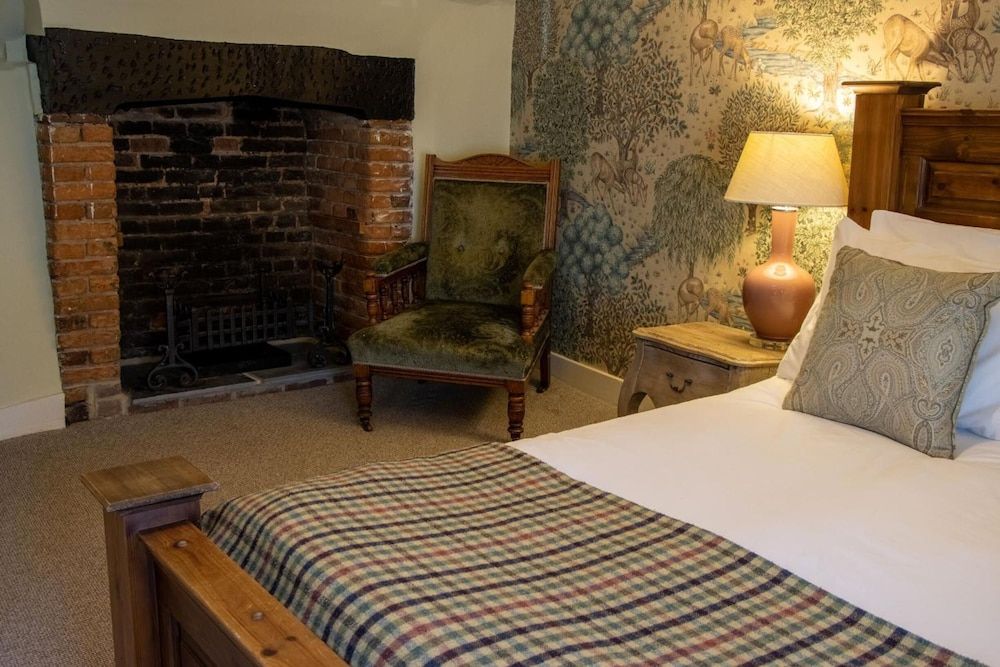 The Green Dragon Superior Double Room 7