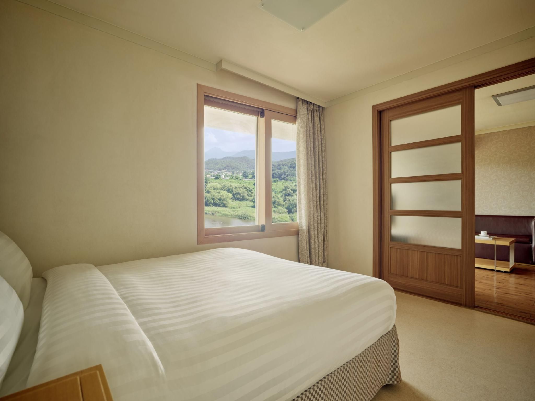 Sono Belle Yangpyeong Garden View Suite without Kitchen