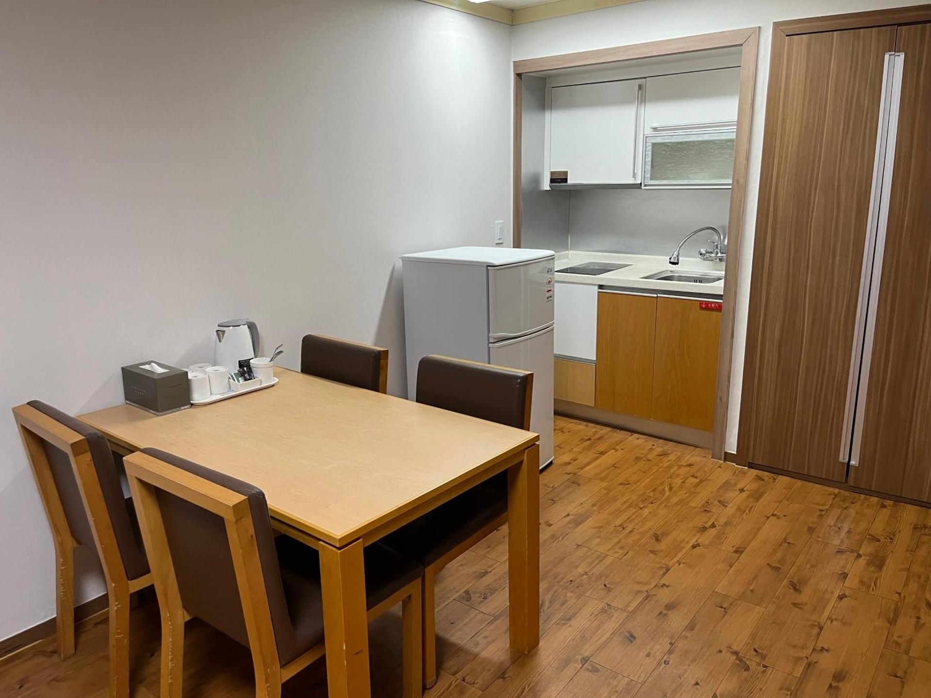 Family (No Kitchen/Garden View/Bed)