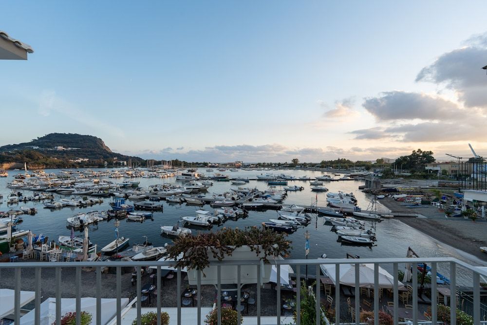 Baia Flegrea Meublè Classic Room 5