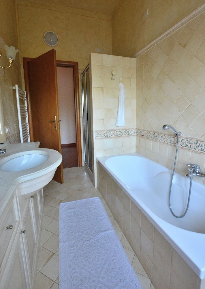 Apartment San Luigi Apartment, 1 Bedroom 11