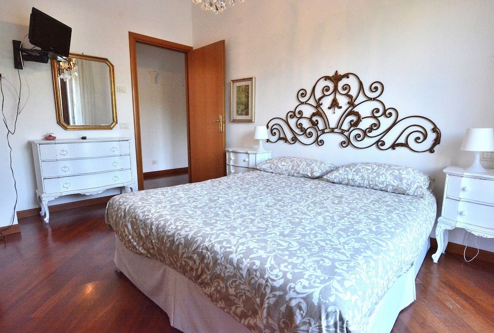 undefined Apartment San Luigi 4