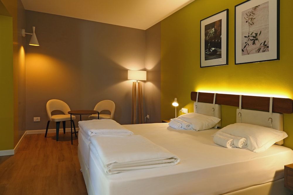 Suite, Terrace, Garden View