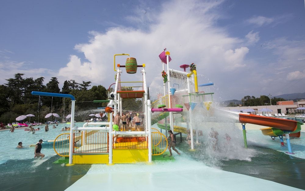 undefined Sisan Family Resort 8