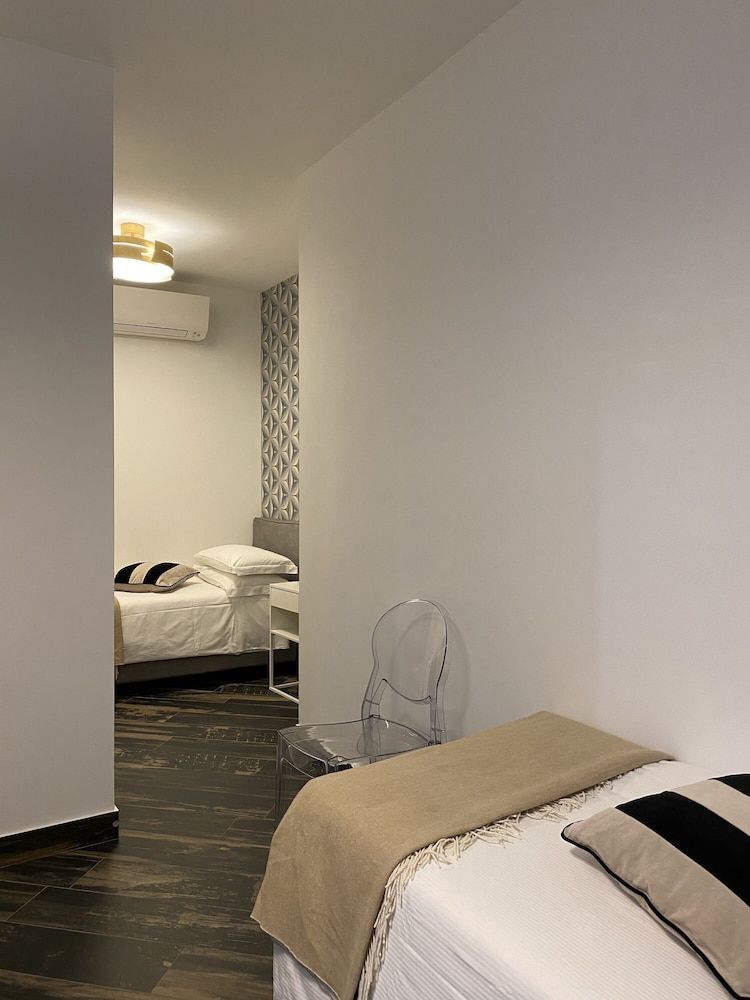 Basic Twin Room (4)
