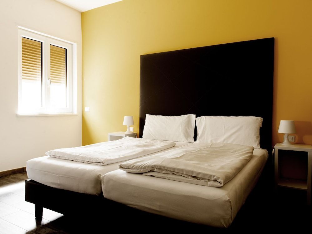 undefined Ariston Apartment 5