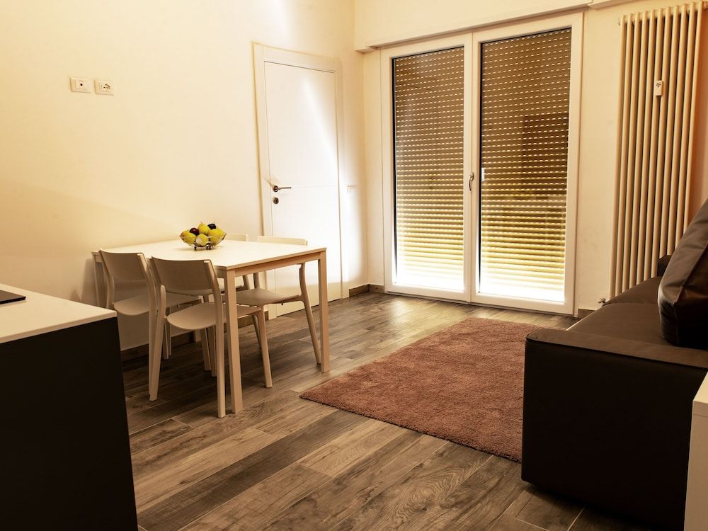 undefined Ariston Apartment 10