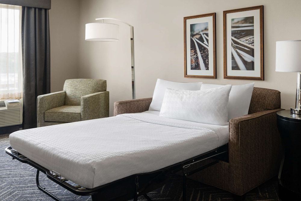 Studio, King and Sofa Bed, Accessible