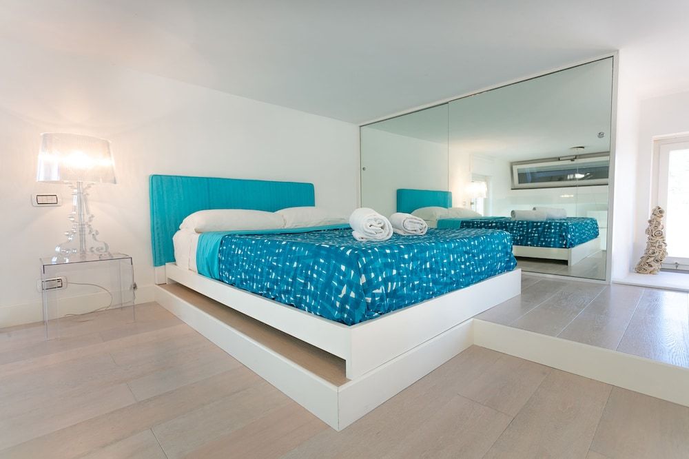 undefined Rooftop Luxury Apartment 3