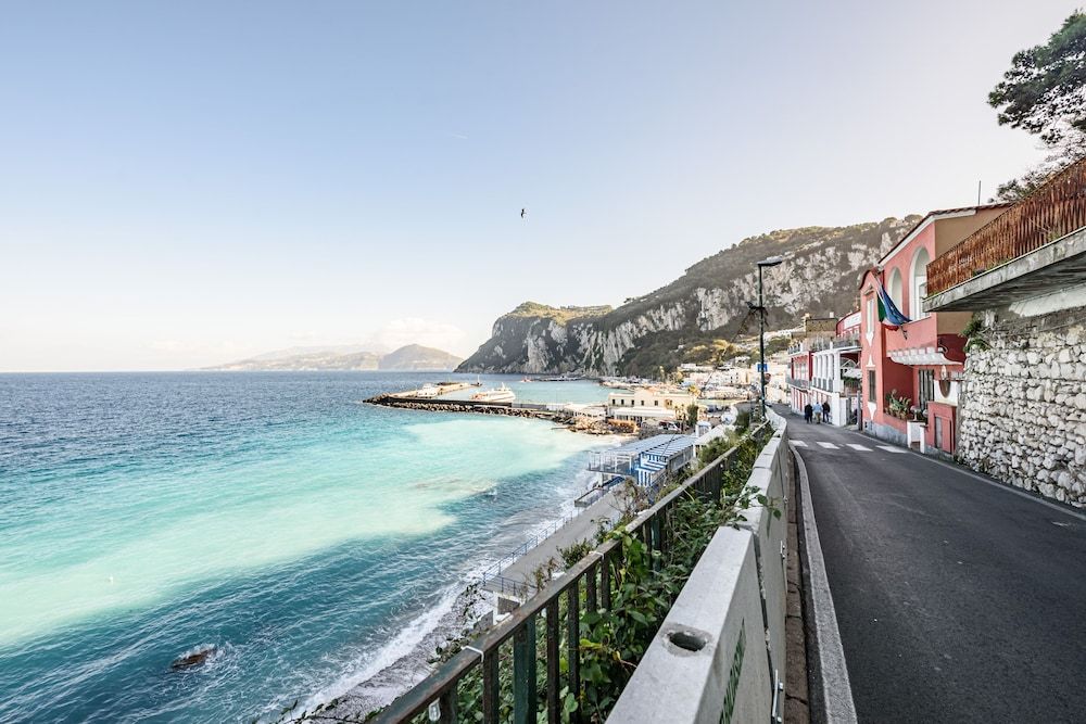 undefined A Fenestella Caprese 4