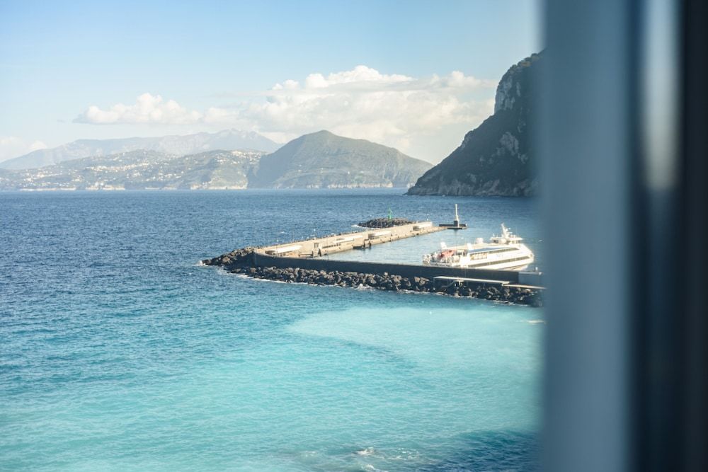 undefined A Fenestella Caprese 7