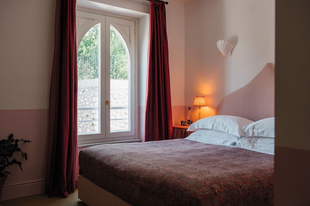 undefined Il Capri Hotel 4