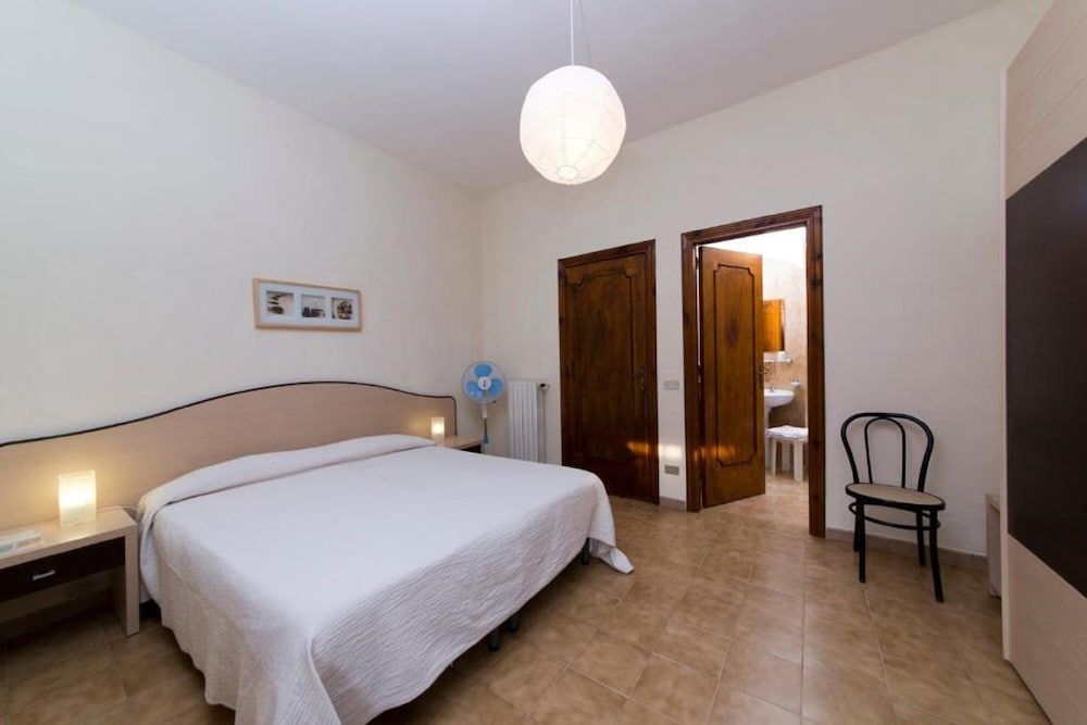 Triple Room, Annex Building