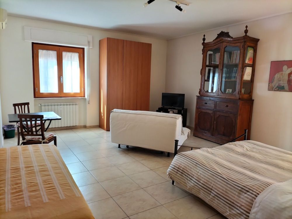 B&B Vanvitelli Family Room, Private Bathroom (External) 2