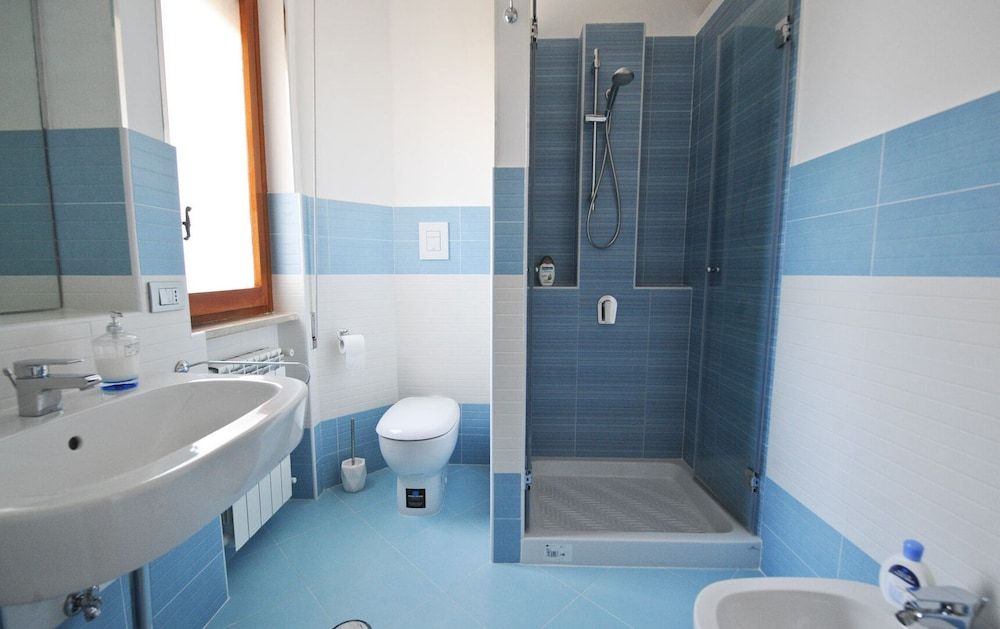 B&B Vanvitelli Comfort Triple Room, Private Bathroom 4