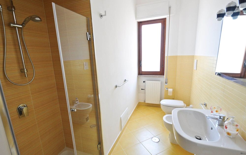 B&B Vanvitelli Classic Twin Room, Private Bathroom (External) 3