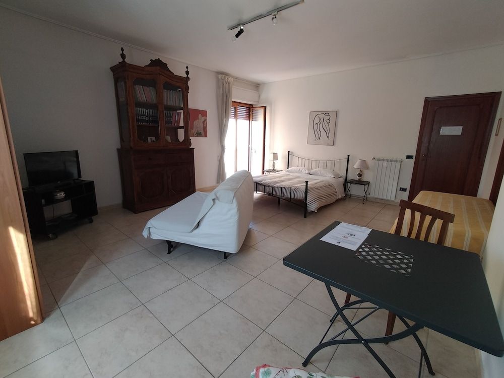 B&B Vanvitelli Family Room, Private Bathroom (External) 4