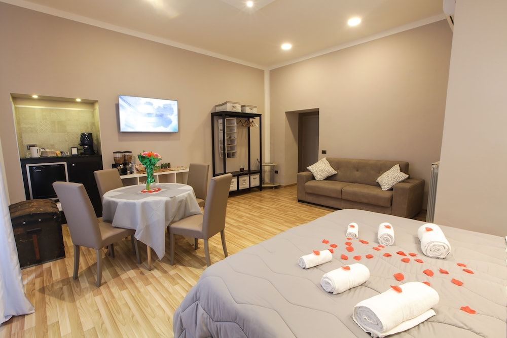 Deluxe Triple Room (MC)