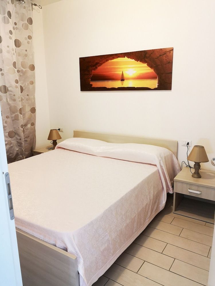 Apartment, 2 Bedrooms, Pool Access, Sea View