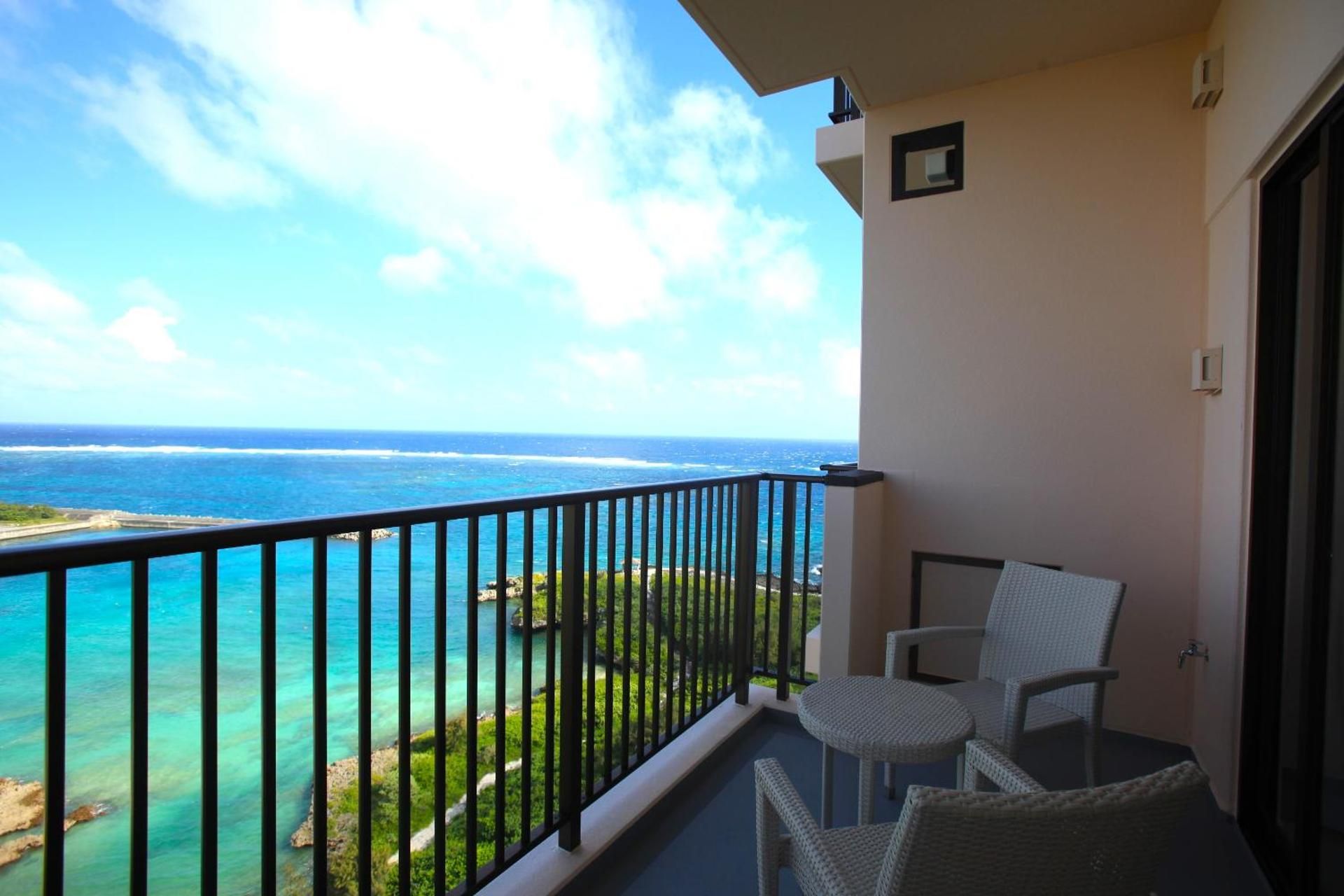 Standard Twin Room on Upper Floor(7-11F) with Terrace 31 - Sea view- Tower Building