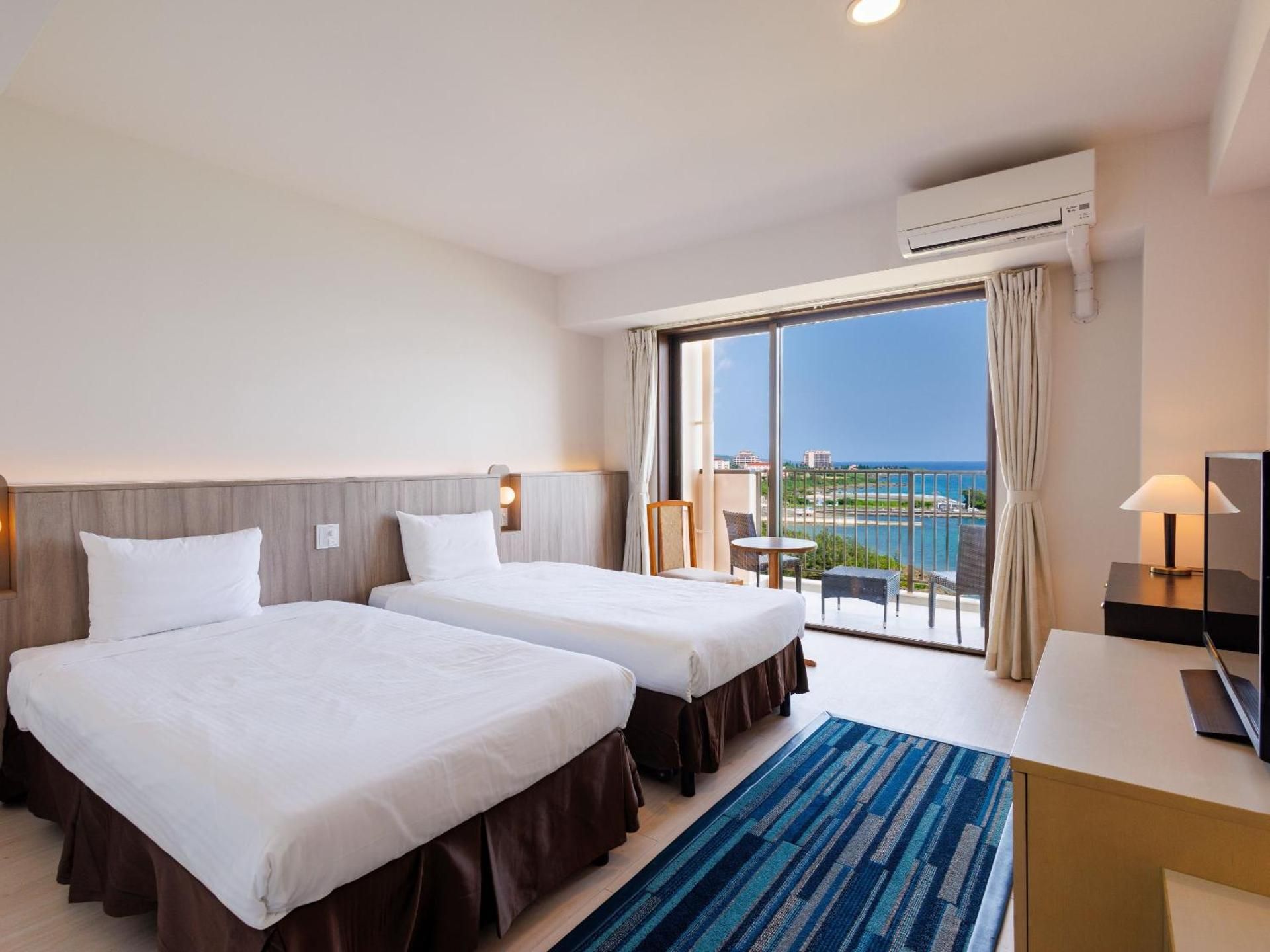 Standard Twin Room on Upper Floor(7-11F) with Terrace 31 - Sea view- Tower Building
