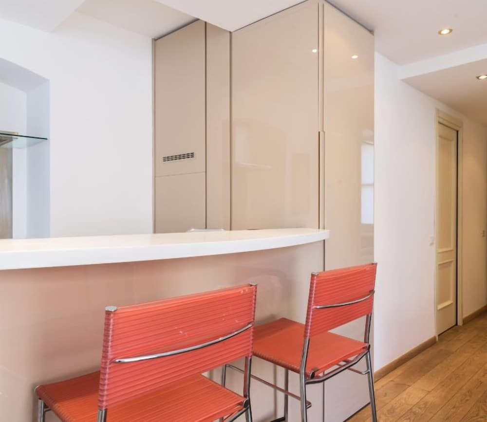 undefined Piazza Volta 3