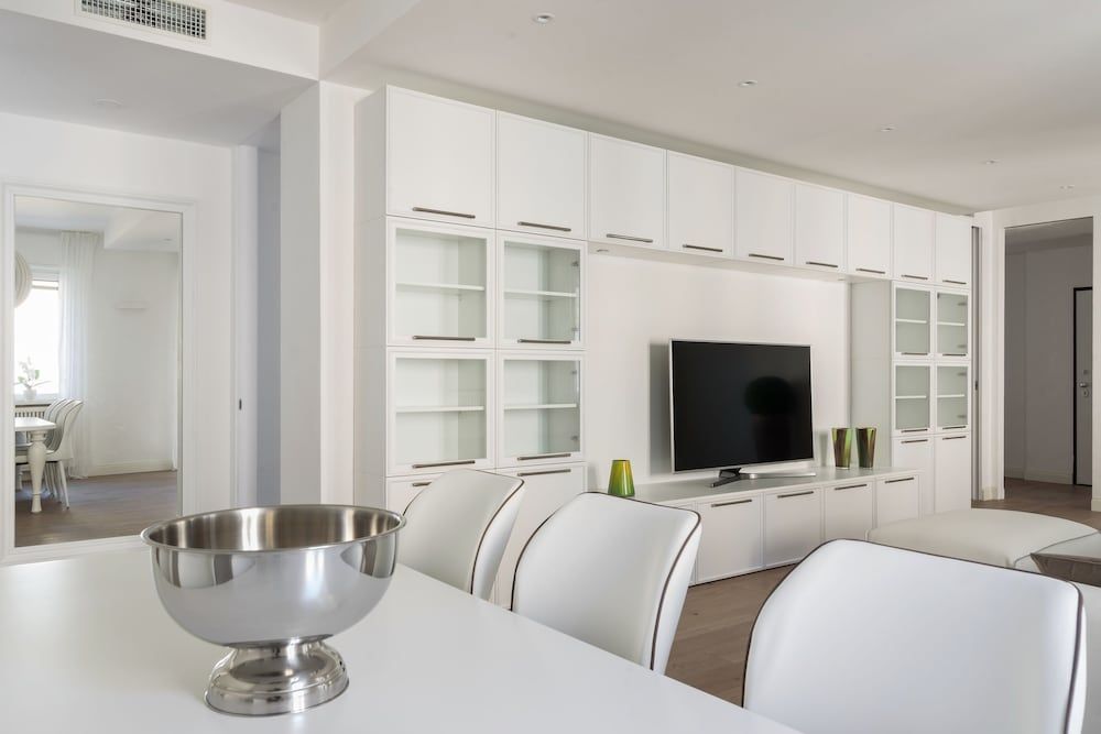 undefined Pure White 4