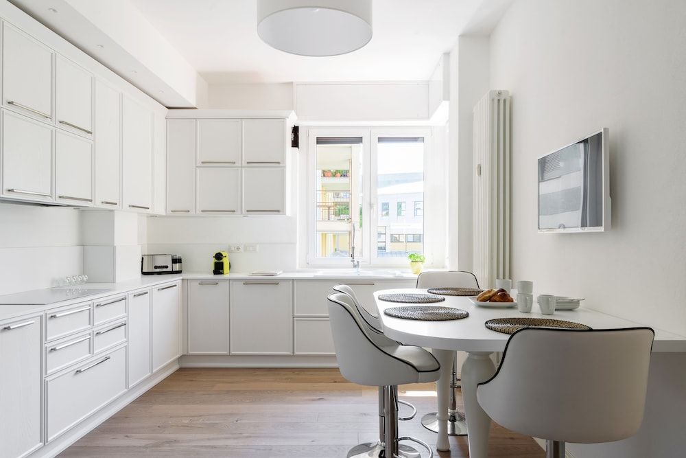 undefined Pure White 6