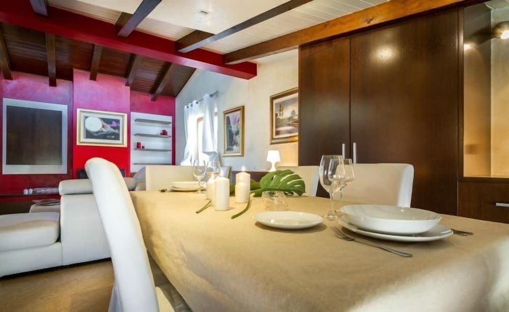 Your Home in Como Lake Apartment, 2 Bedrooms 13