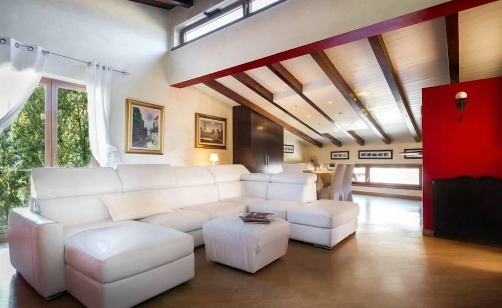 Your Home in Como Lake Apartment, 2 Bedrooms 23