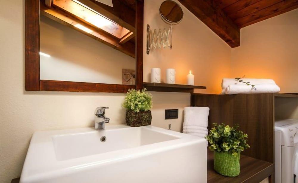 Your Home in Como Lake Apartment, 2 Bedrooms 33