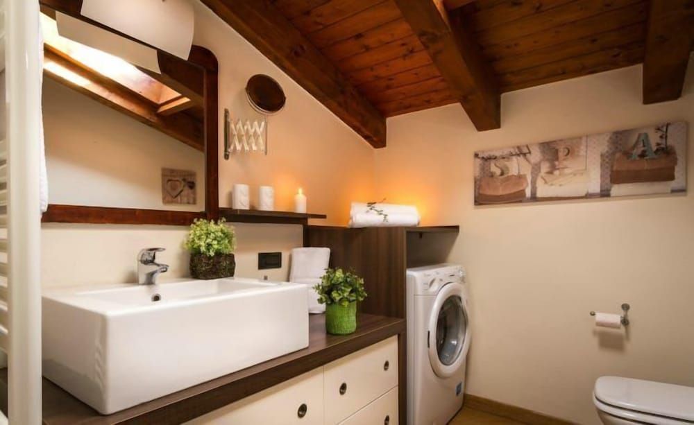 Your Home in Como Lake Apartment, 2 Bedrooms 26