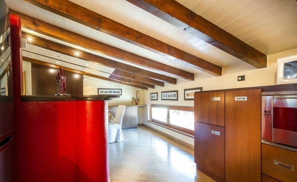 Your Home in Como Lake Apartment, 2 Bedrooms 25