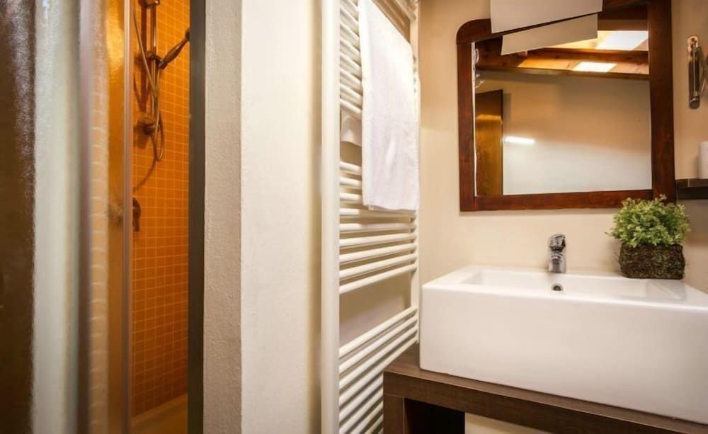 Your Home in Como Lake Apartment, 2 Bedrooms 29