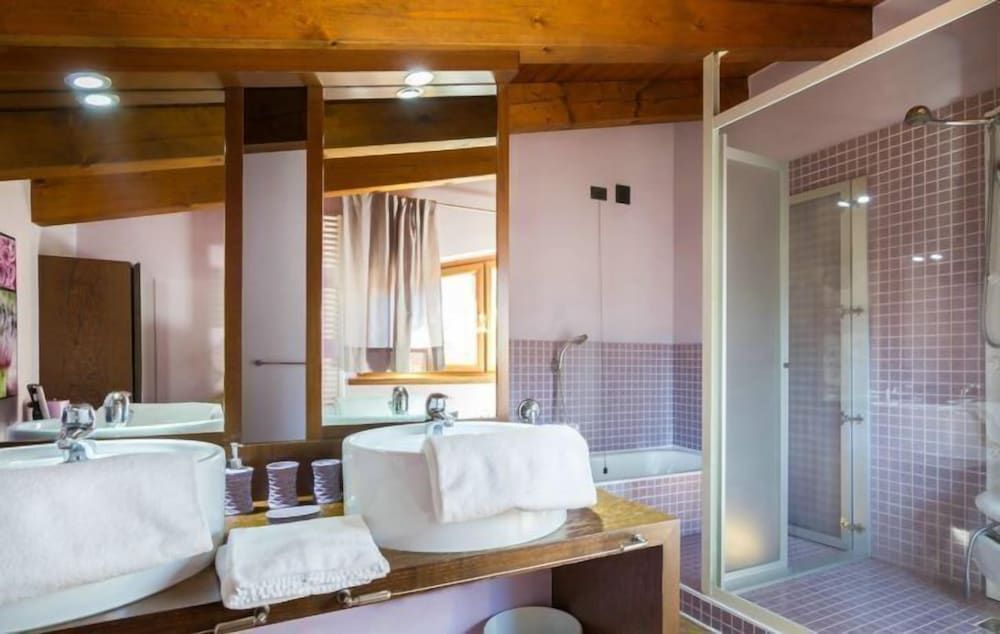 Your Home in Como Lake Apartment, 2 Bedrooms 28