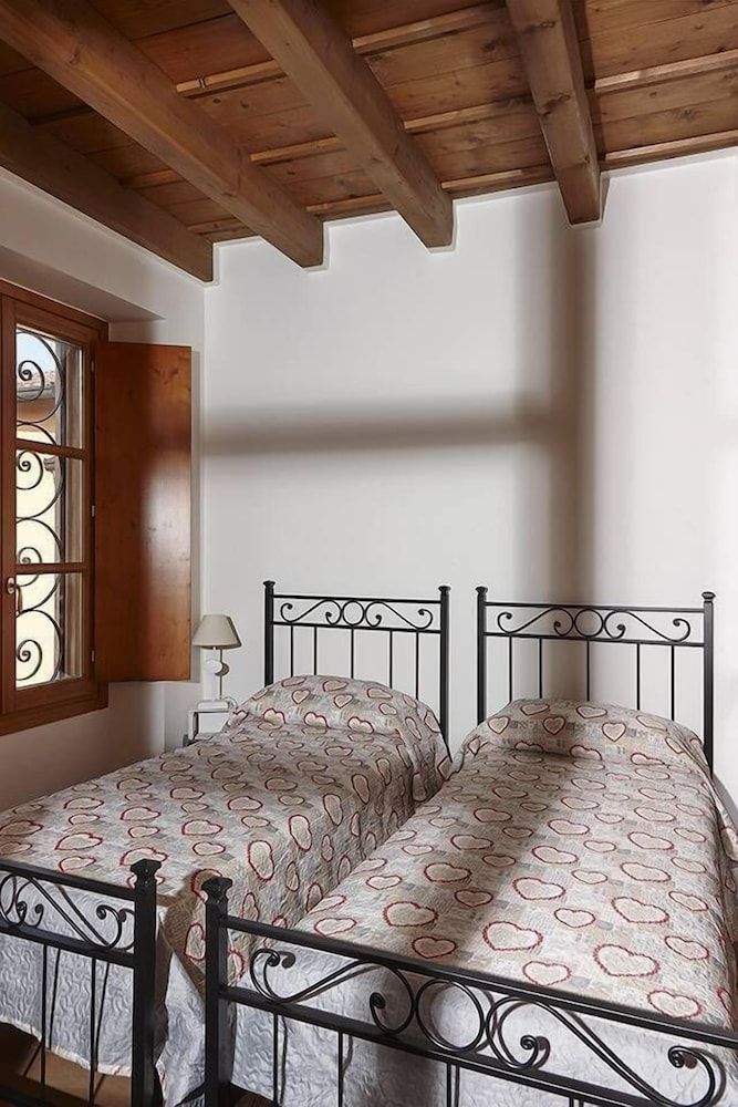 JOIVY Charming Apt Centre of Como Apartment, 2 Bedrooms, 2 Bathrooms 5