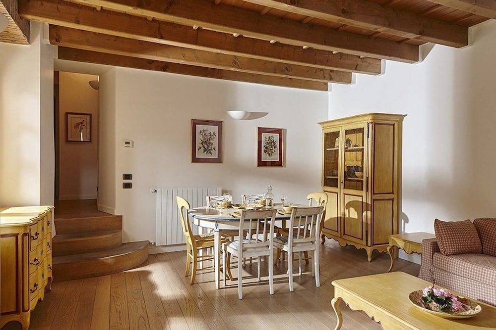 undefined JOIVY Charming Apt Centre of Como 7