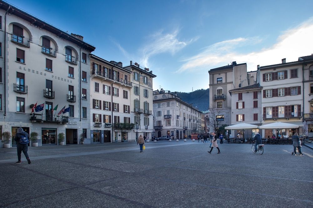 undefined Vanessa Apartment 6