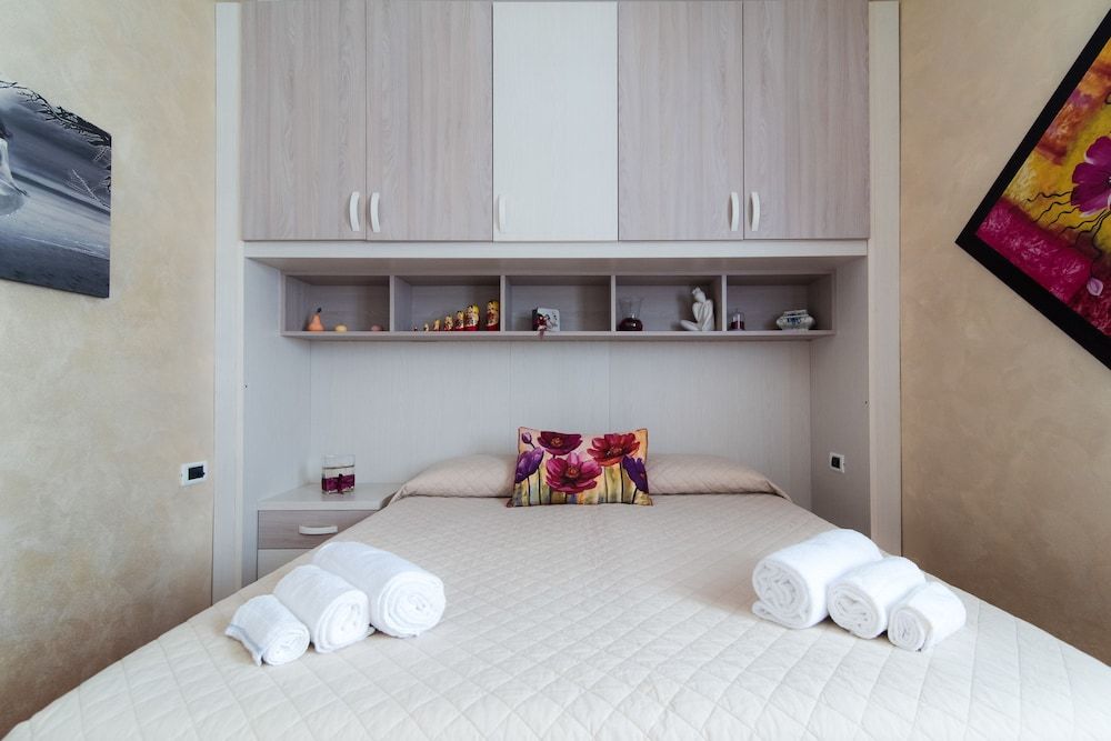 Lo Specchio del Lago Apartment, 2 Bedrooms, Lake View 3