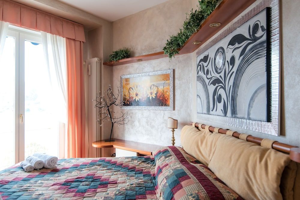 Lo Specchio del Lago Apartment, 2 Bedrooms, Lake View 5