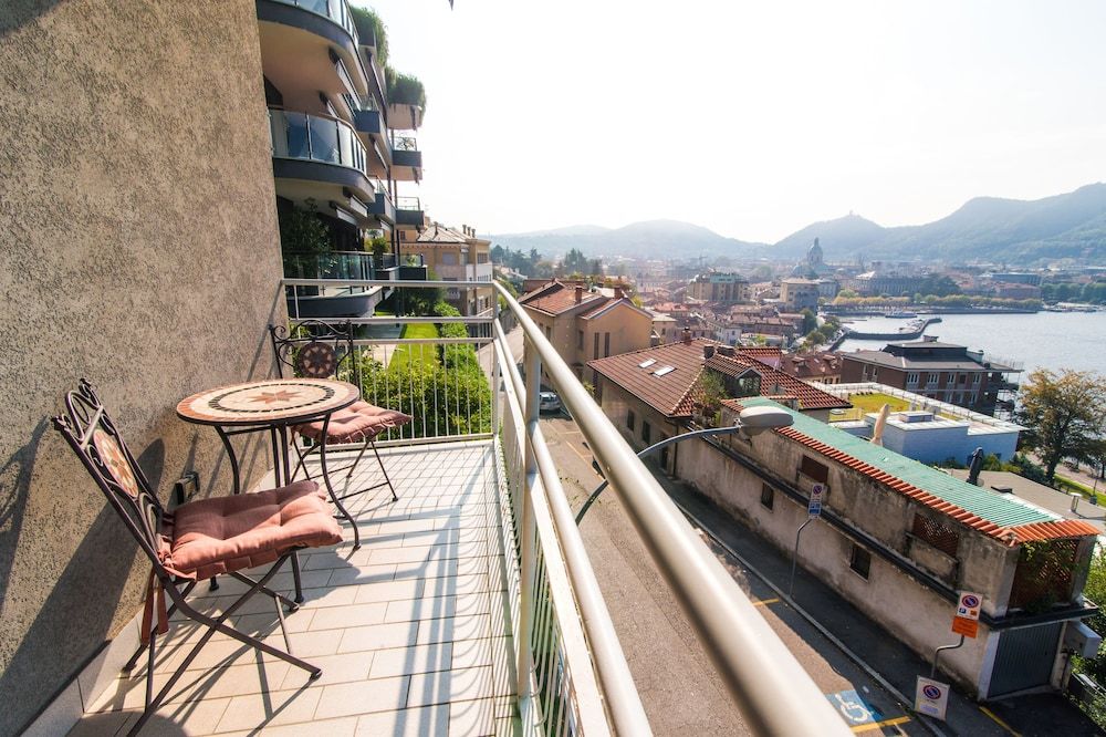 Lo Specchio del Lago Apartment, 2 Bedrooms, Lake View 21