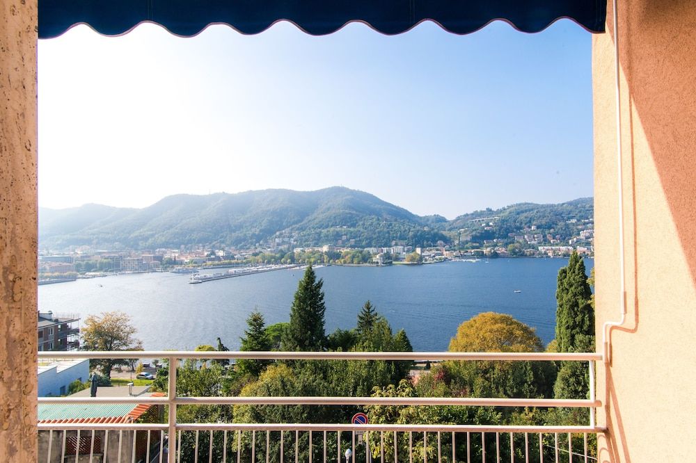 Lo Specchio del Lago Apartment, 2 Bedrooms, Lake View 24